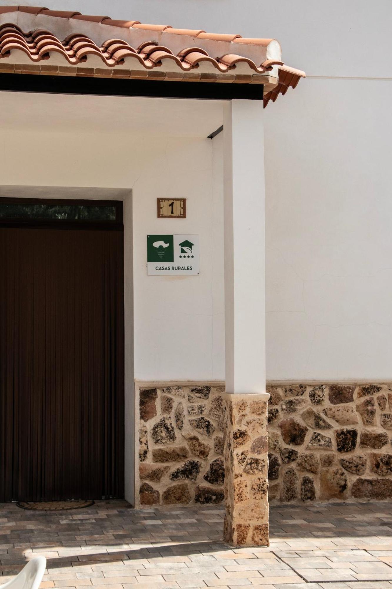 Casas Rurales La Carrasca أوسا دي مونتيل المظهر الخارجي الصورة