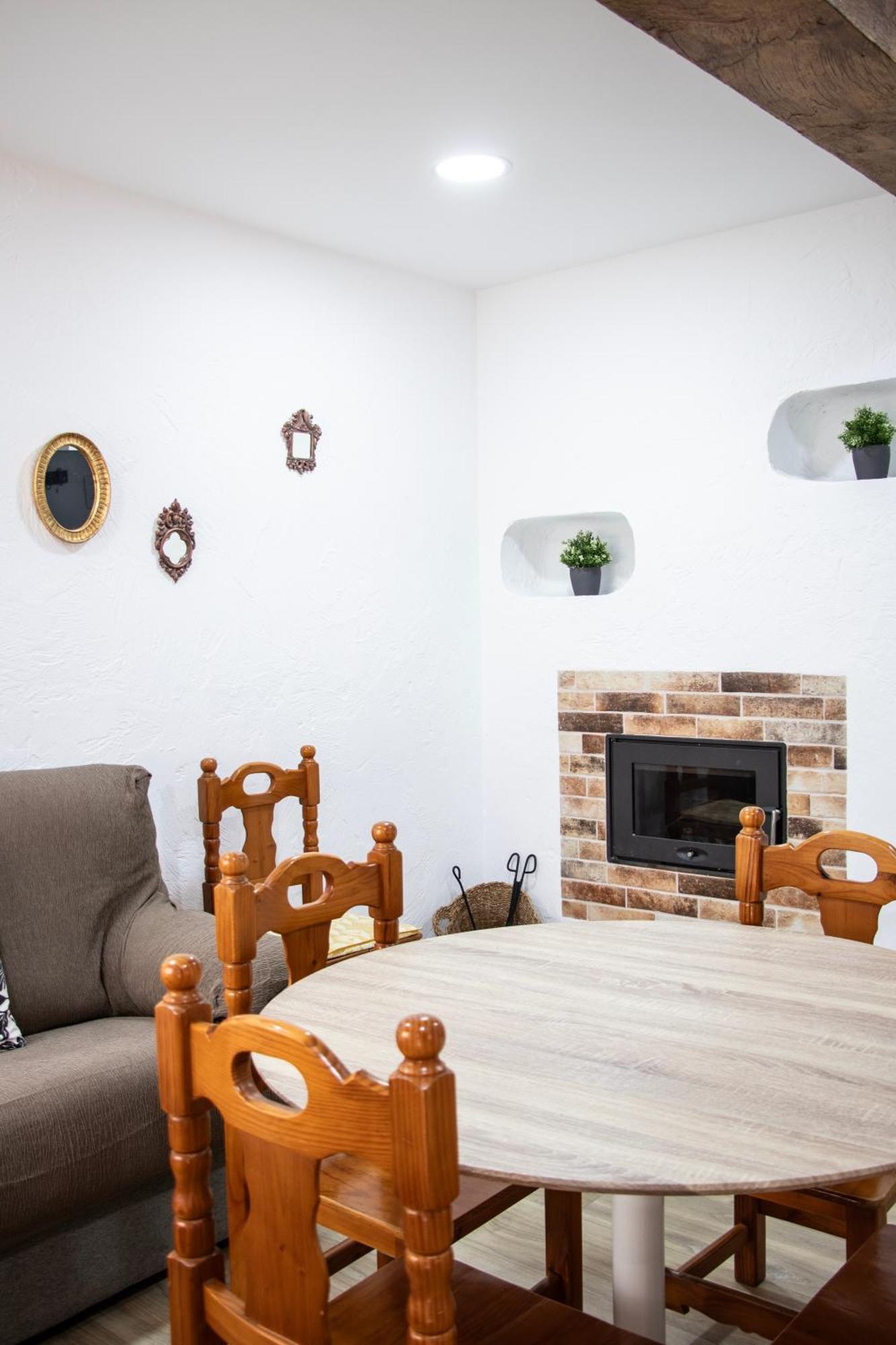 Casas Rurales La Carrasca أوسا دي مونتيل المظهر الخارجي الصورة